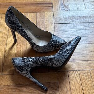 Gianni Bini Black and Gray Snake Print Heels